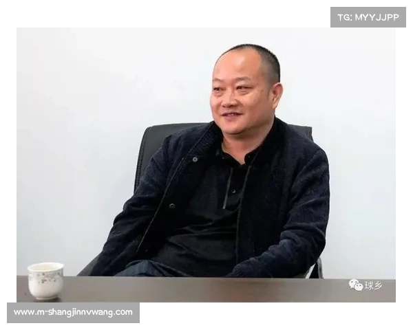 梅州客家投资人魏晋平获巨型Tifo致敬,足球情感深植地域文化 梅州客家投资人魏晋平获巨型Tifo致敬,足球情感深植地域文化